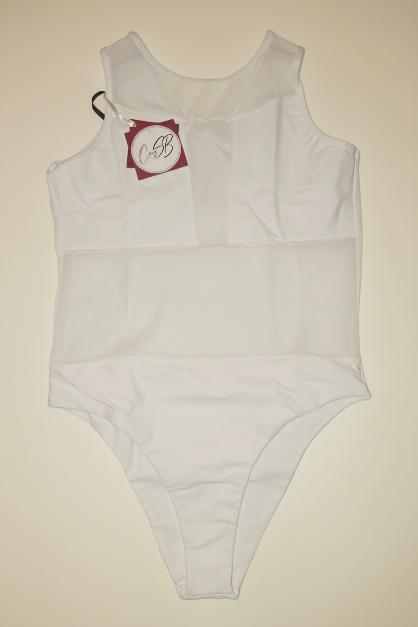 Traje blanco - flat lay editorial